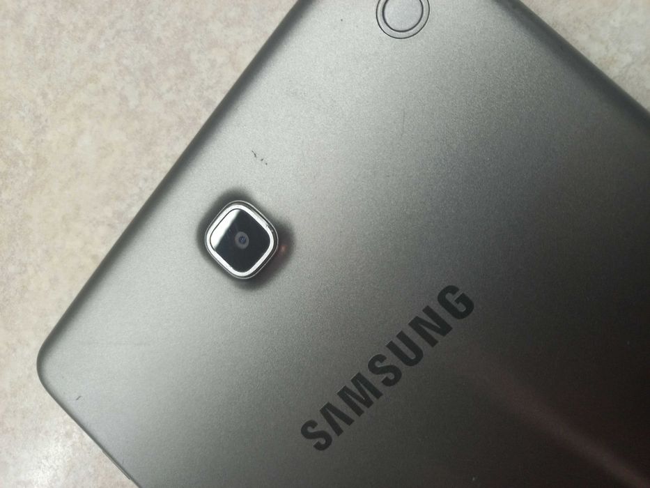 Планшет Samsung 8”! Оригінал у відмінному стані!