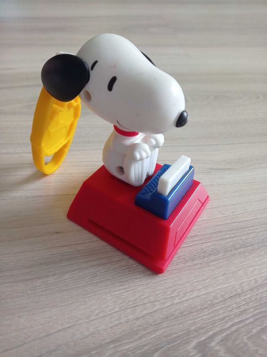 Figurka McDonalds 2016 Snoopy, zabawka