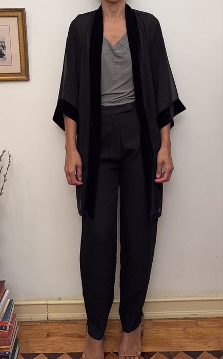 Quimono preto transparente com veludo