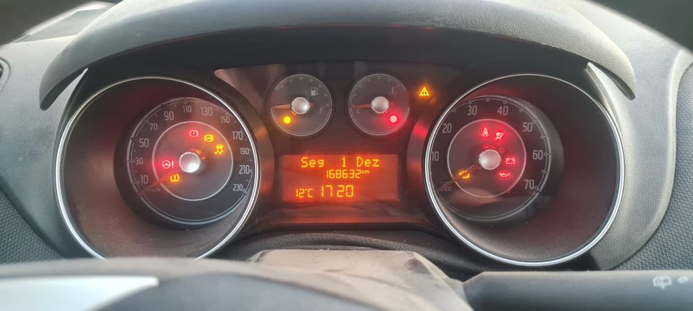 Fiat Punto 1.2 Easy S.S 2017  — IUC pago — 2 chaves