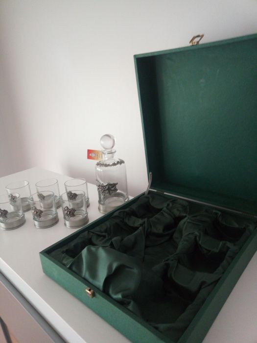 Conjunto vidro e estanho