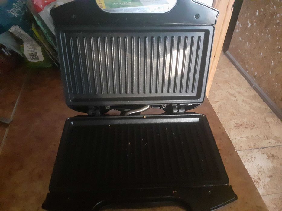 Бутербродниця Tefal