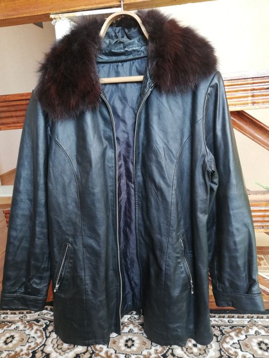 Жіноча  шкіряна куртка