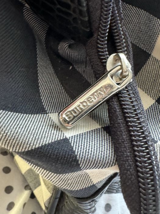 Czarna torebka w kratę