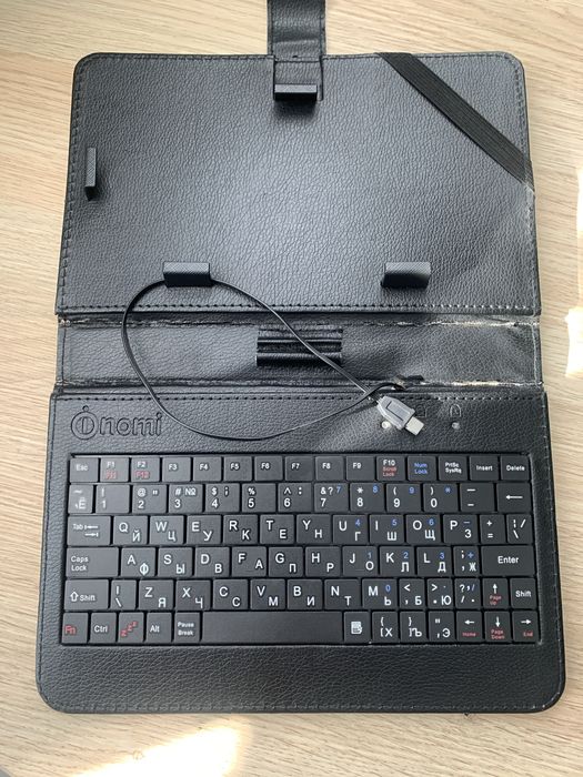 Чохол-клавіатура до планшета Nomi KS0700