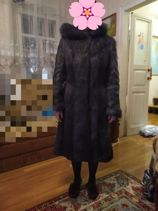 шуба з хутра нутрії,чорно-сірого кольору,розмір 46,довжина 105 см