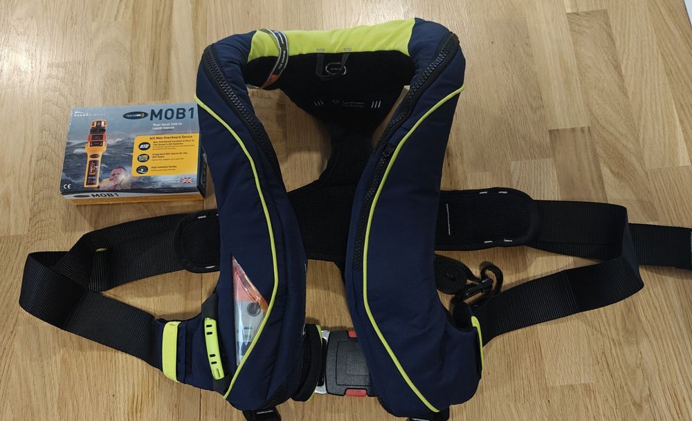 crewsaver lifejacket and Mob1 rescueMe