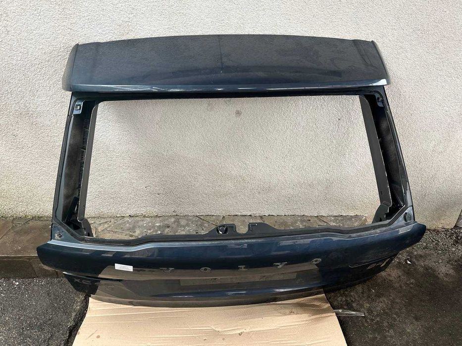 Кришка багажника задня