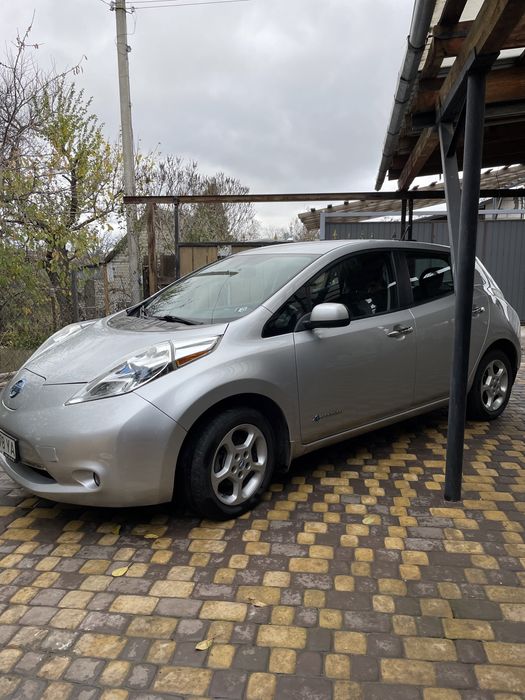 Nissan Leaf продам