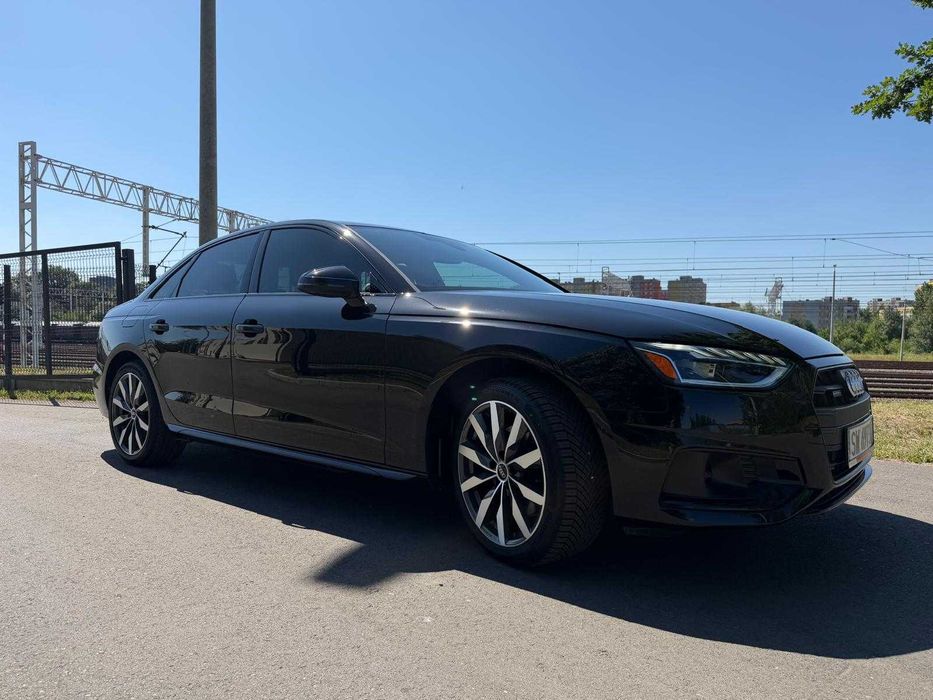 AUDI A4 40TFSI quattro s-tronic premium
