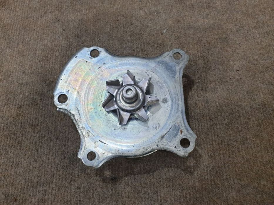 Pompa Wody TOYOTA COROLLA E15 1.6i gen X 07 12r