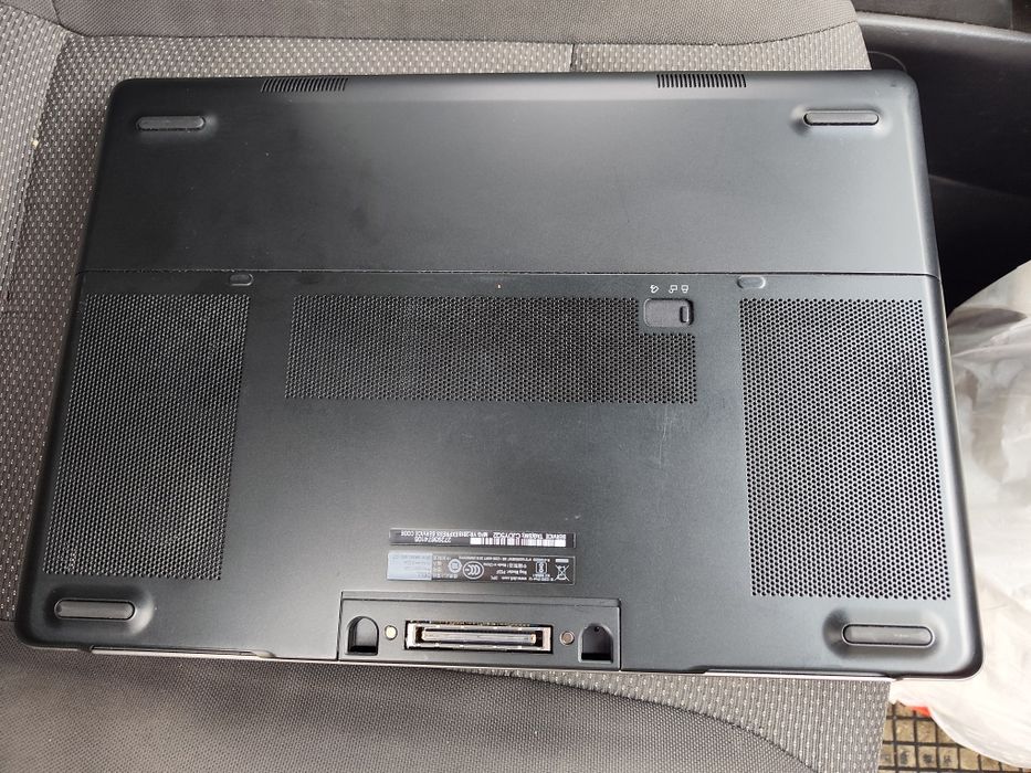 Стан 9 з 10, Сенсорний ноутбук Dell (i7 7820HQ/16/500/M1200 4gb)