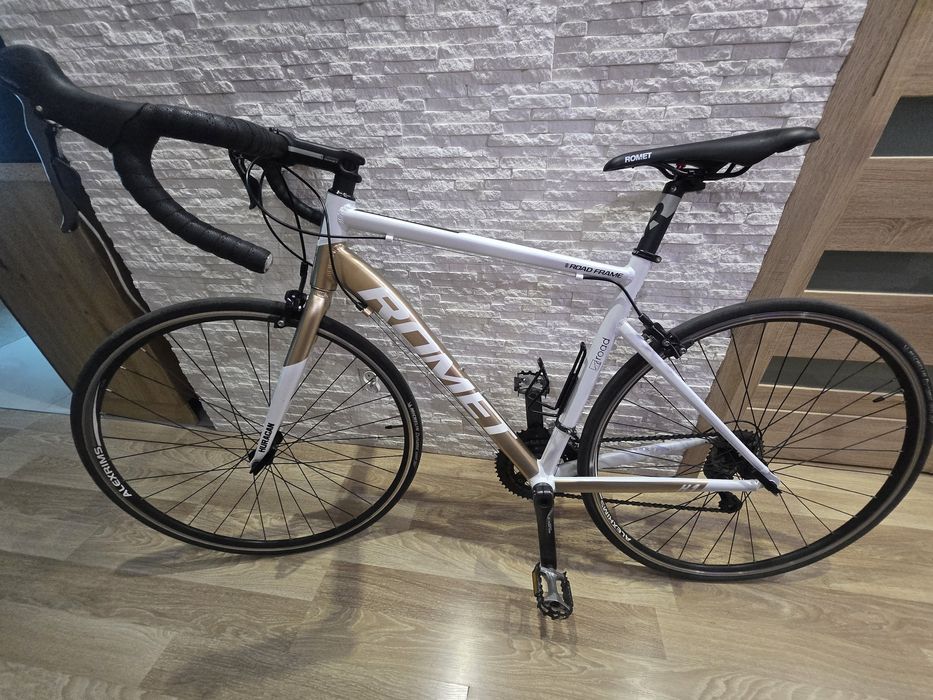 Rower szosowy damski Romet