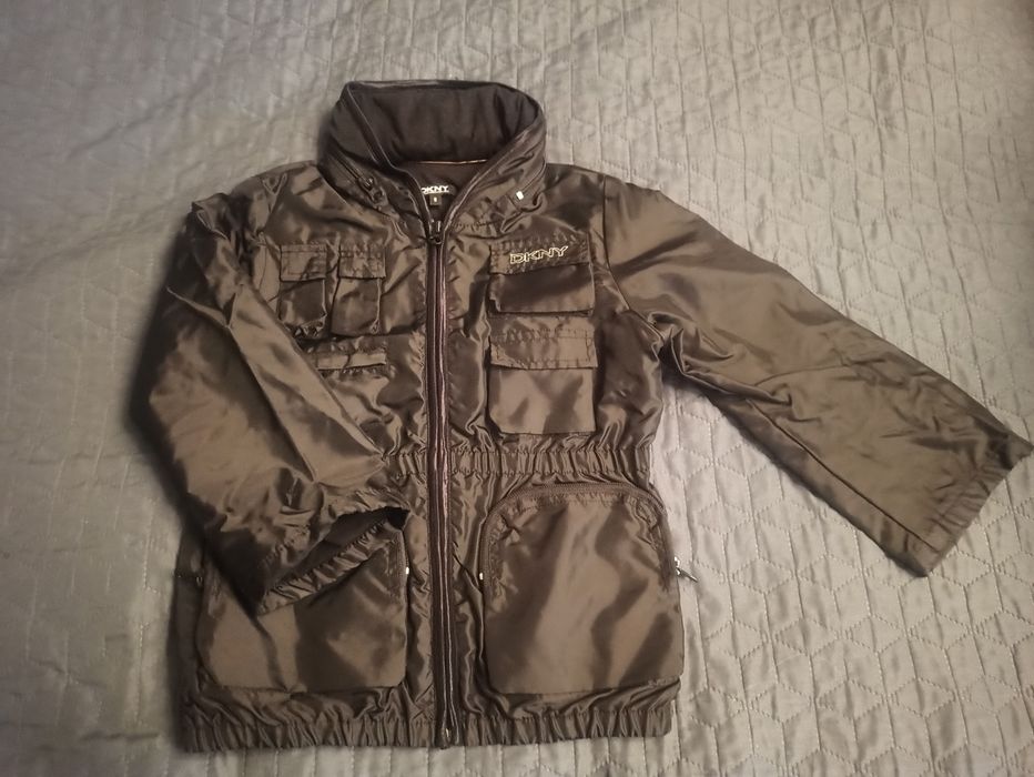 Kurtka wiatrówka na deszcz i wiatr 128cm DKNY