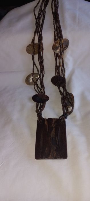 Colares de bijuteria