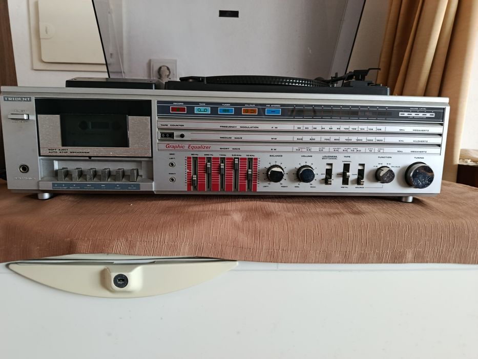Vendo Radio gravador gira discos