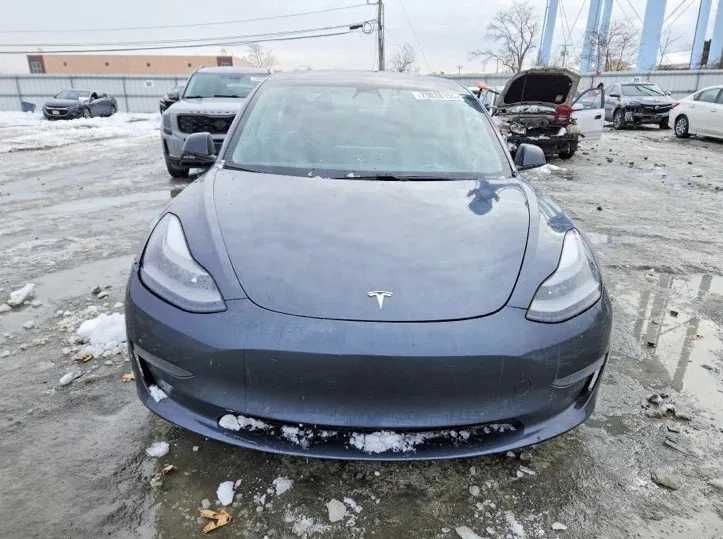 Авто під виплату Tesla Model 3
