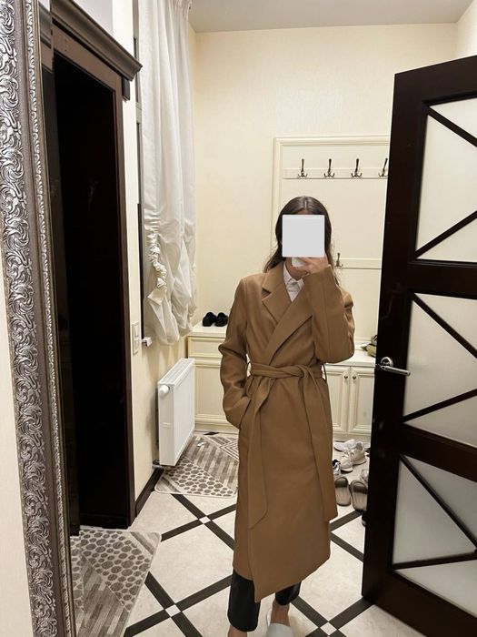 Пальто бежевое женское