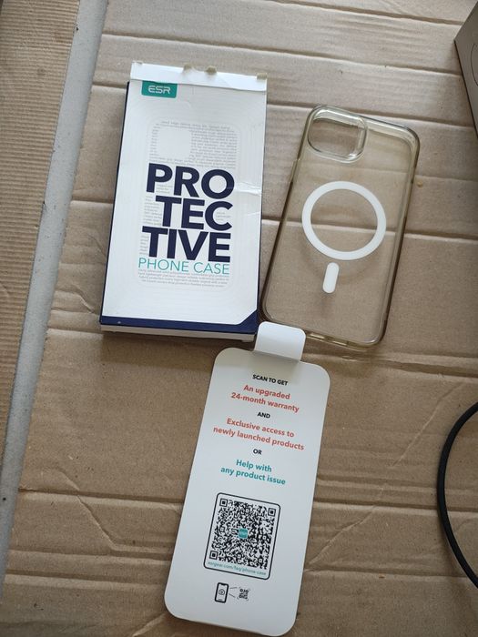 Esr etui hybrydowe magnetyczne do iPhone 14