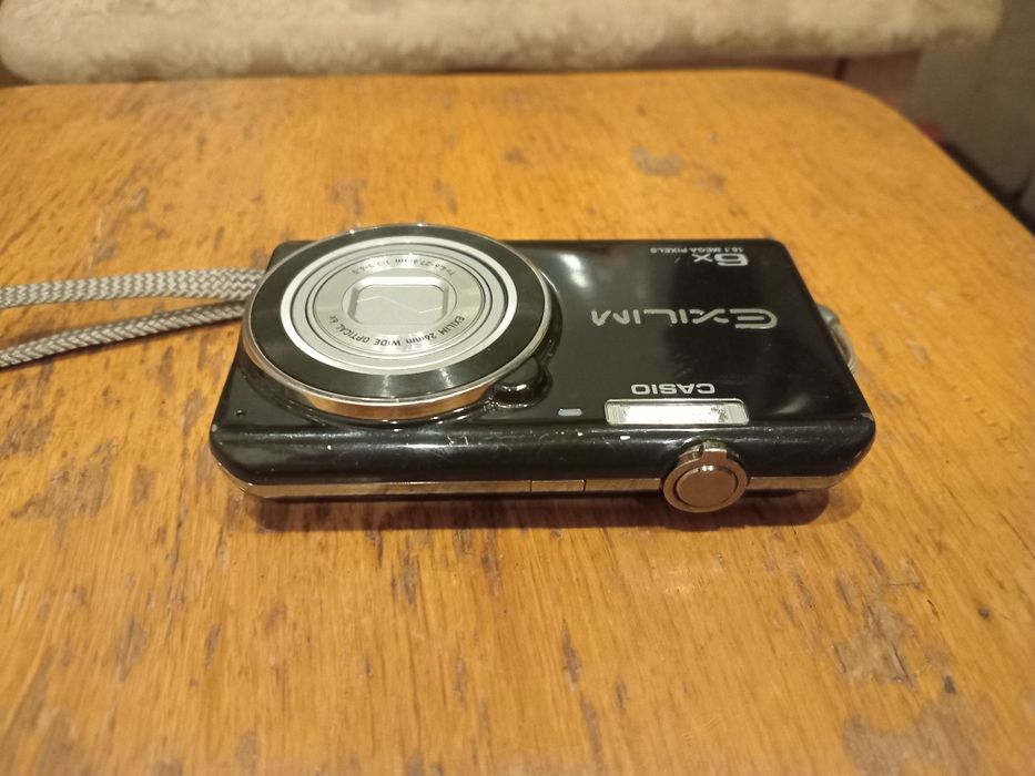 Фотоаппарат Casio Exilim ZS20
