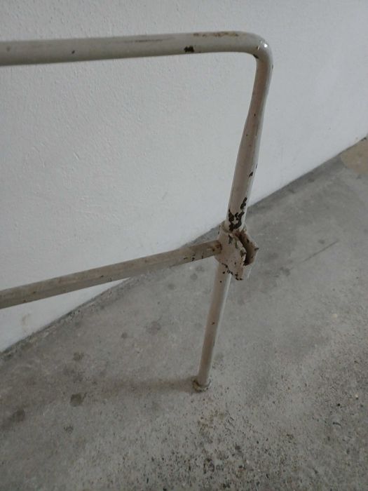 Cama em ferro antiga criança
