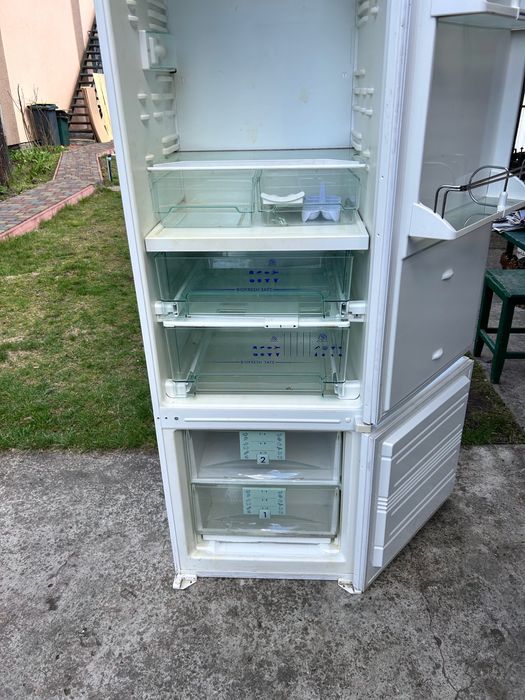 Продам холодильник Liebherr