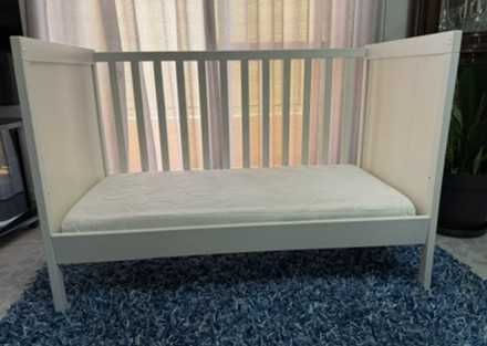 Сama de bebé Branca IKEA + Colchão + OFERTA Extras