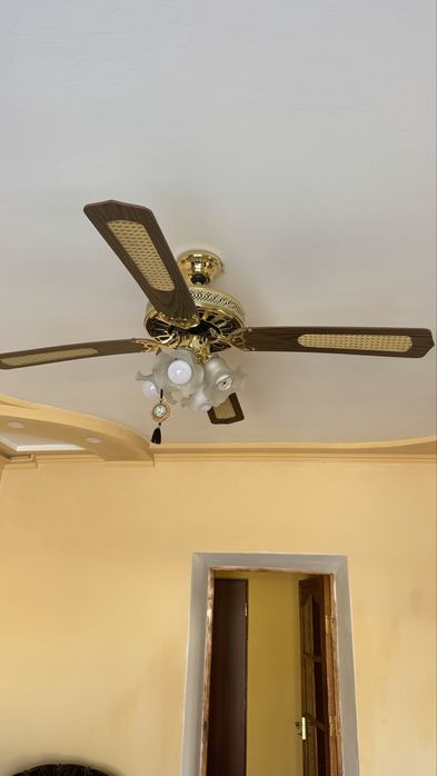 Продаж комерційного об’єкта з житловим будинком у м. Острог