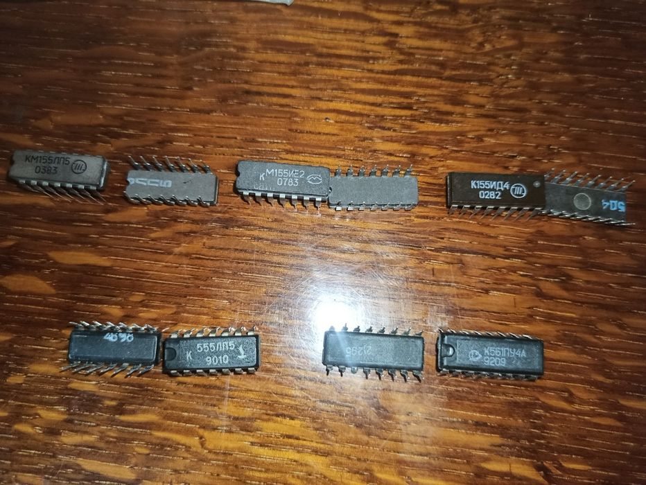 Транзістори, Стабілітрон, Конденсатори, Резістор, Мікросхеми