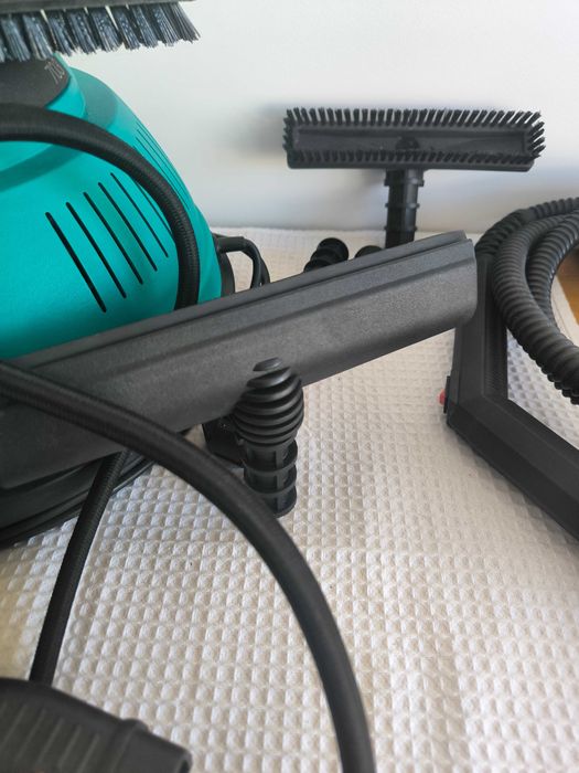 Sistema de Limpeza a Vapor e Aspiração Unitekno 703 com Acessórios e Ferro