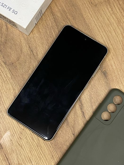 Samsung Galaxy S21 FE 5G • 8/256 GB • Идеальное состояние
