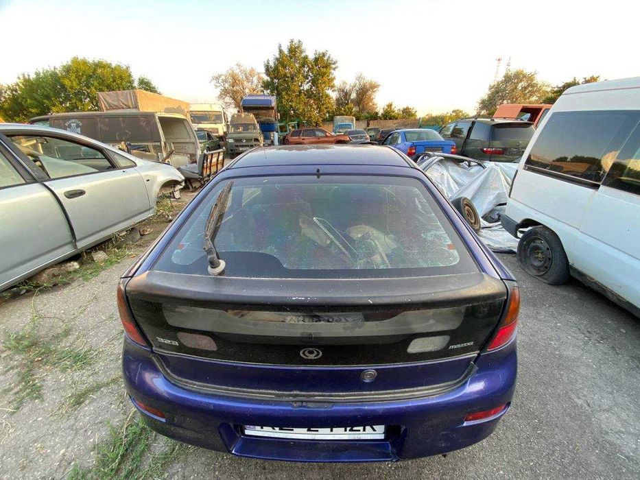 Крышка багажника Mazda 323C BA