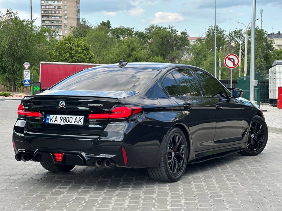 BMW G30 M550i 2022