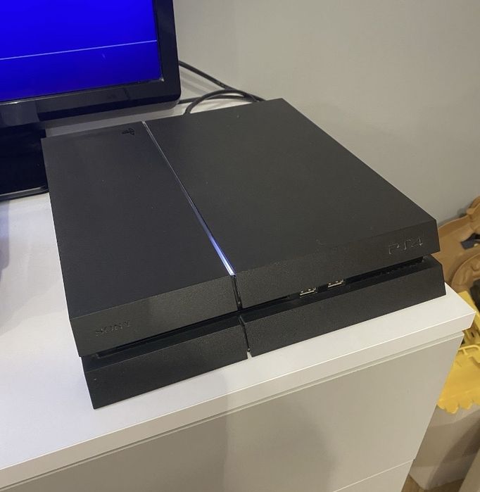 PS4 Play Station 4. 1TB gry dwa pady w zestawie