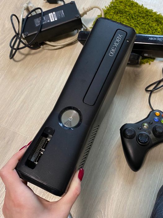 Ігрова консоль приставка  Xbox 360