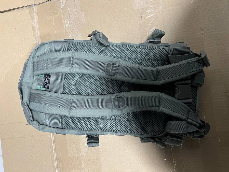 Невеликий штурмовий рюкзак Mil-Tec