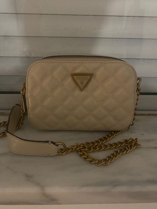 Mala Guess em ótimo estado