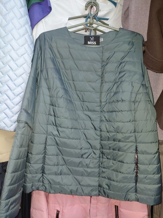 Куртка блакитни т зелена демісізон р 46/48 та зелена р54.  нова.