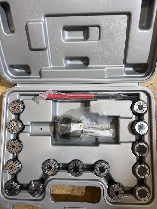 Jogo de Pinças ER40 com Mandril e Chave (Novo/Embalado)