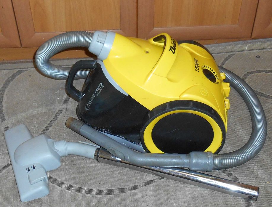 Пылесос Zanussi контейнерный