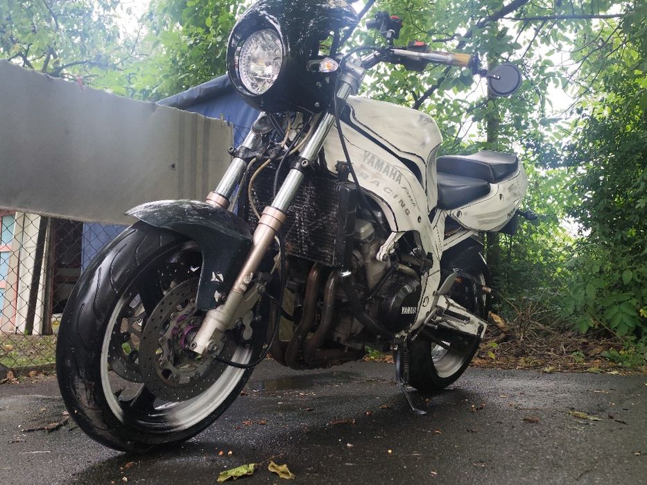 Yamaha FZR600R sprawna