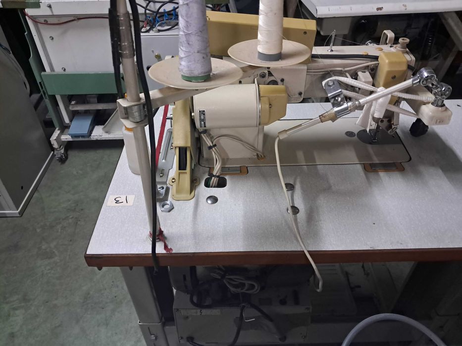 Máquina de ponto corrido