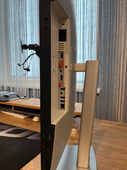 Dell UltraSharp U2722DE / 27" QHD / IPS / USB-C Hub / Ethernet