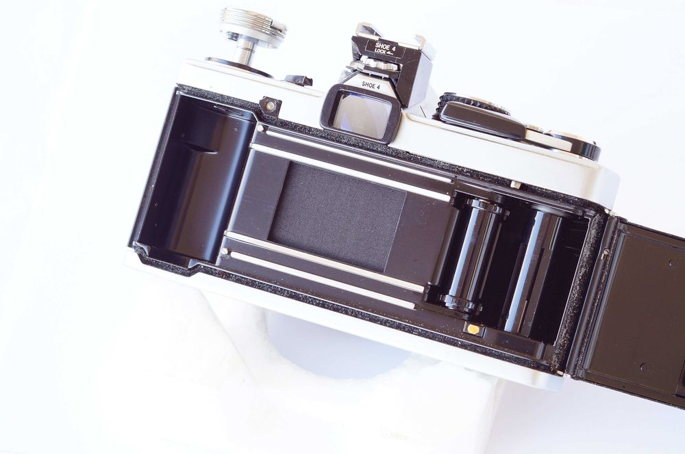 Aparat Olympus OM-2n z problemem