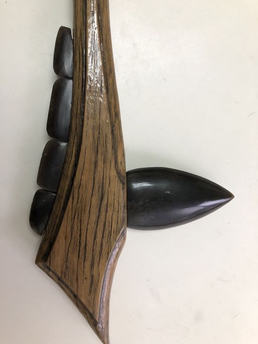 Кремʼяна Тамагавка.довжина 49см. Матеріал дуб