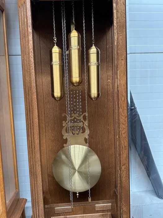 Zegar numer 1 - Piękny, kwadransowy zegar stojący.