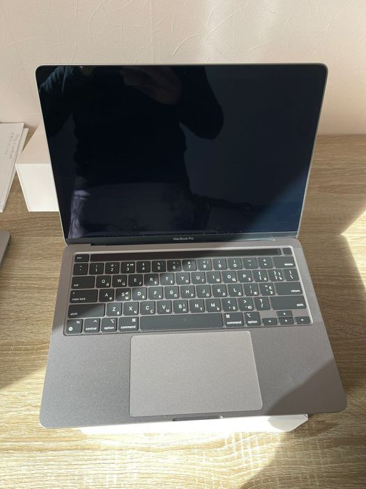 MacBook Pro 13 m2 16gb 256gb