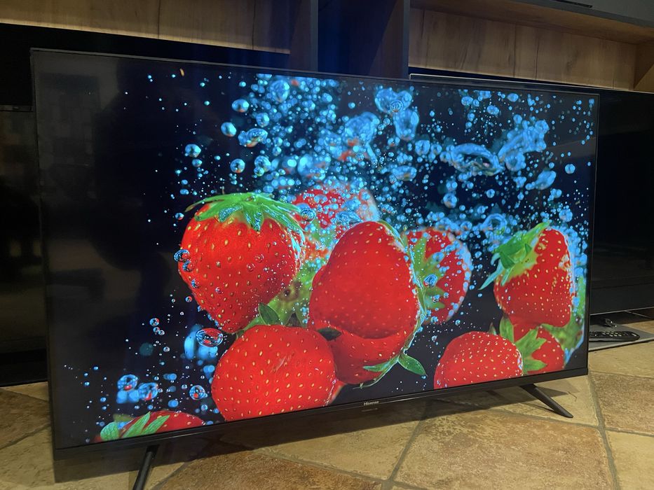 Телевізор Hisense 43 Smart tv 4К + кріплення