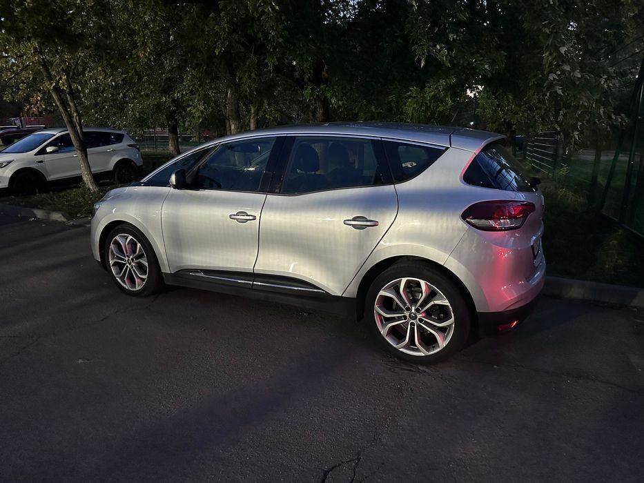 Авто Renault Scenic