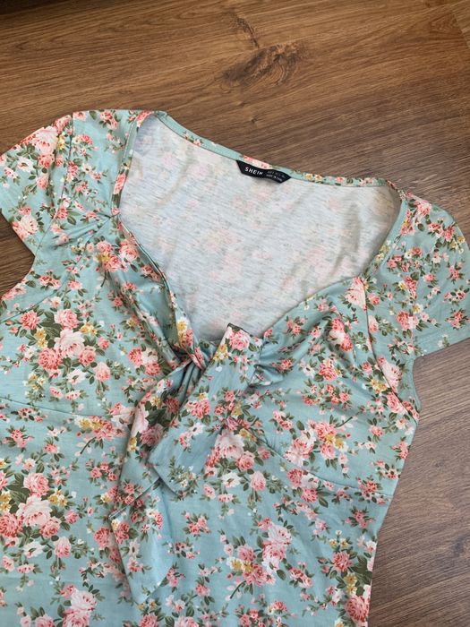 Жіноча майка футболка одяг безкоштовно